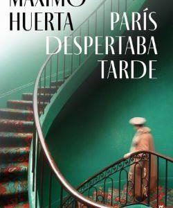 PARIS DESPERTABA TARDE